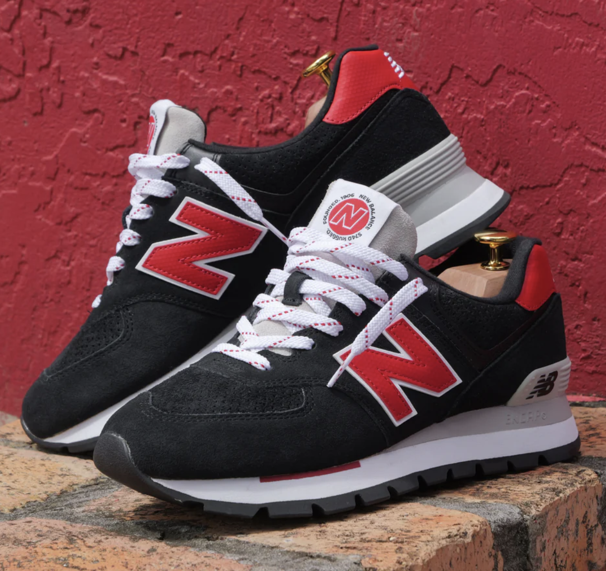 Mens new balance hotsell 574 athletic shoe