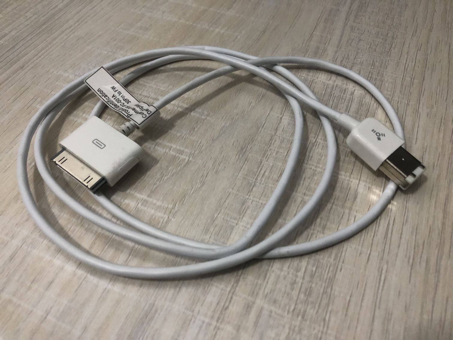 a*i様 Apple iPod dockコネクター USB FireWireケー Original Apple iPod 30Pin Cable Dock Connector to FireWire