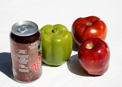 Vintage Carved Wooden Apples and Green Pepper Bell Pepper Basket Decor