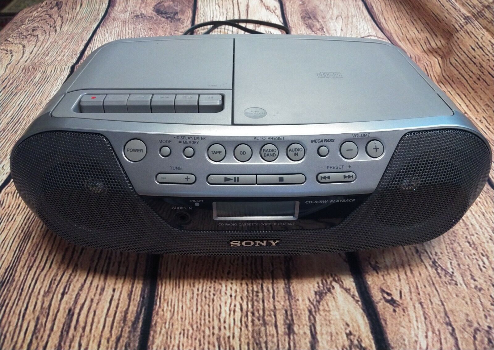 Sony CFDS05 CD Radio Cassette Recorder Aux In CDR/CDRW Playback