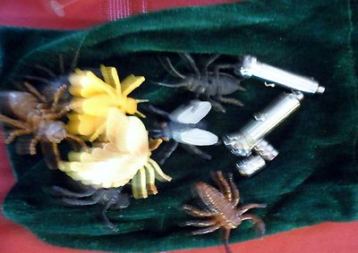 CSI: Senses The Game Includes Collectibles Insects UV Lights Cards