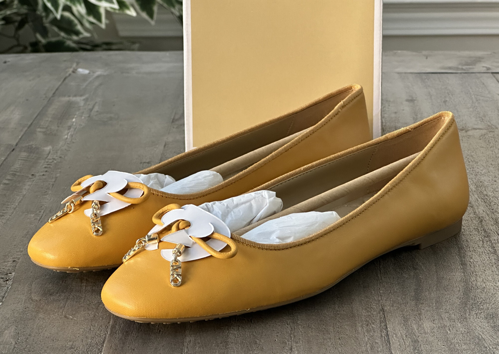フラットシューズ Michael Kors Woman Ballet flats Natural 40T5IDFP1E 270 Nori Leather Ballet Flat | Michael Kors [US]