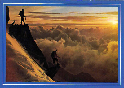 Coucher de soleil sur la mer de nuages - Alpinistes piolet
