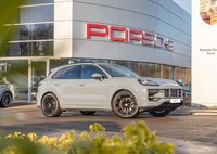 2025 Porsche Cayenne 3.0 V6 E-Hybrid 25.9kWh TiptronicS 4WD Euro 6 (s/s) 5dr