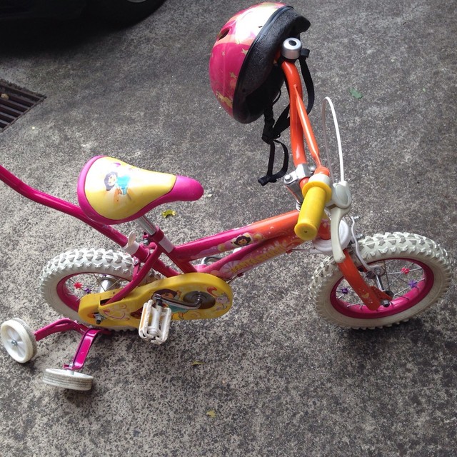 dora the explorer bike with training wheels