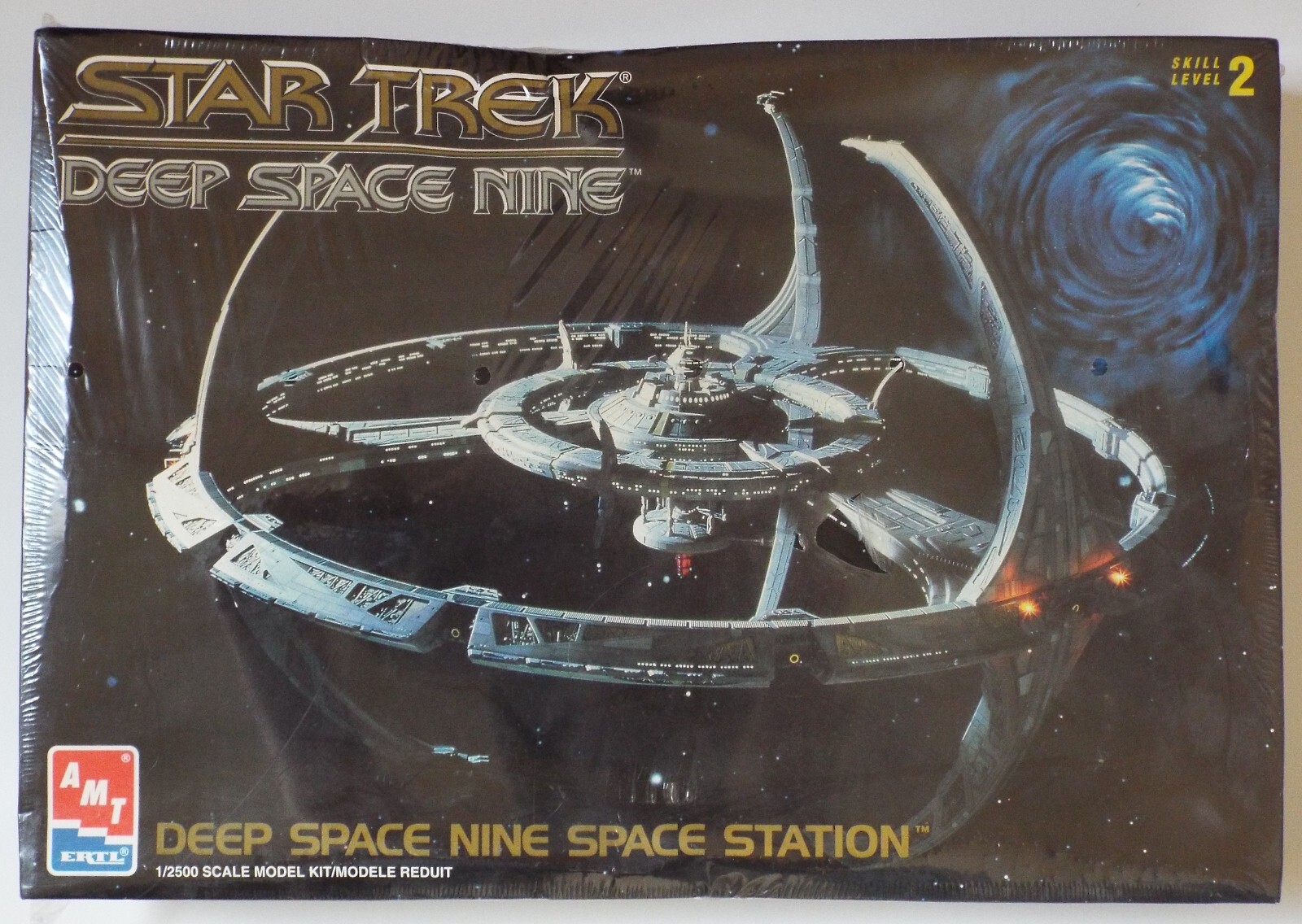1/2500 Star Trek Deep Space Nine Space Station AMT #8778