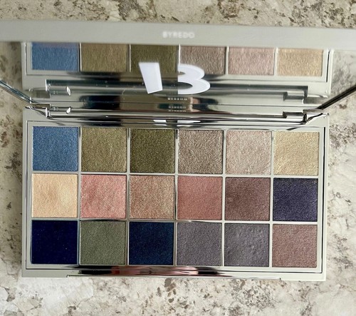【BYREDO】MINERALSCAPES 18色アイシャドウ【完売・限定】 BYREDO新作コスメ ミネラルスケープ アイシャドウ パレット