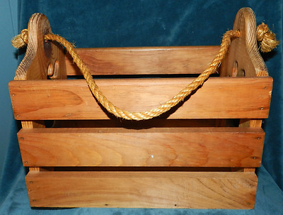 AWESOME LARGE HAND CRAFTED PINE WOOD APPLE CUT OUT CRATE/BOX WITH ROPE HANDLE!
