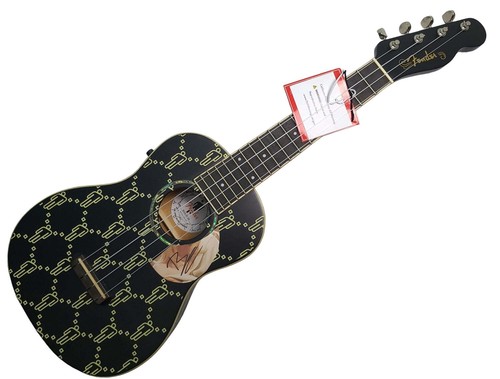 ゆう　fender ビリーアイリッシュ　ウクレレ　美品 $_12.JPG?set_id=880000500F