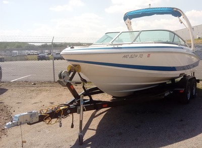 2013 Regal Marine 2100 Bow Rider Boat + trailer Excellent Condition Low Miles