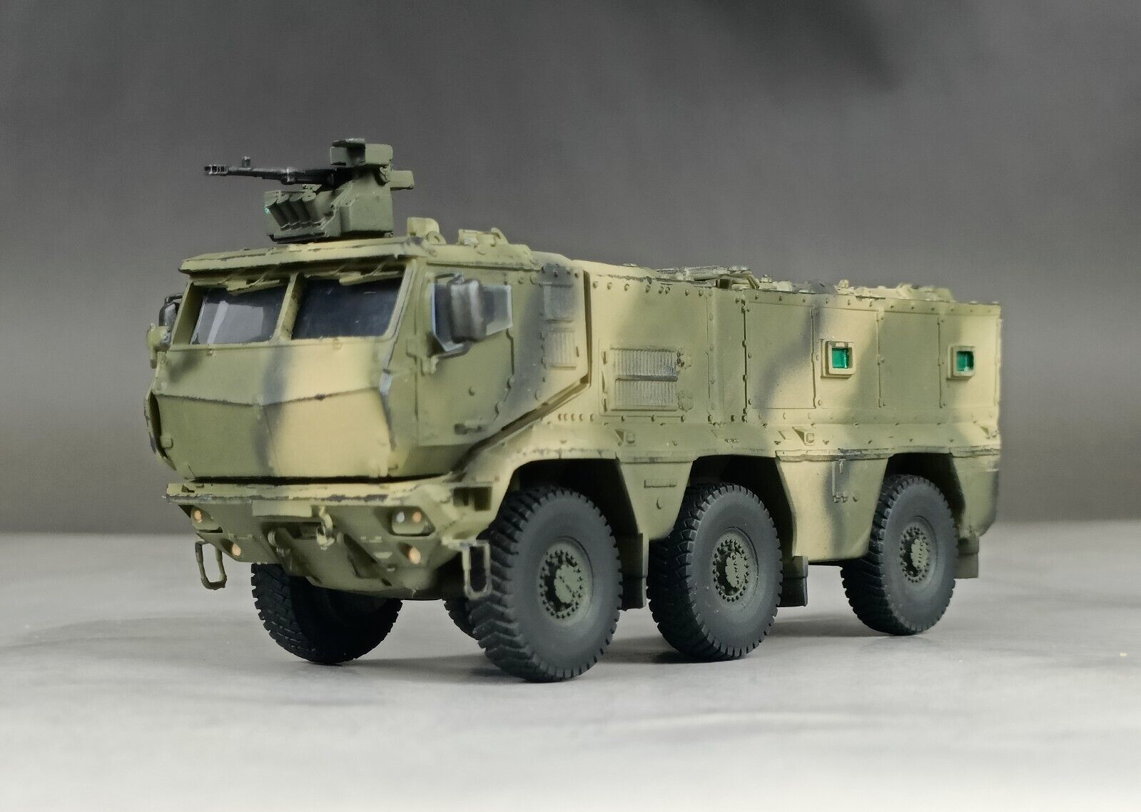 タコム 1/35 TAKOM ロシア タイフーン K MRAP TYPHOON 2082