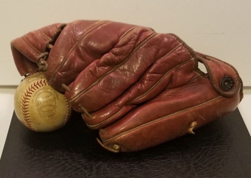 VINTAGE RED SCHOENDIENST Montgomery Ward Sporting Goods 4218 Baseball Glove