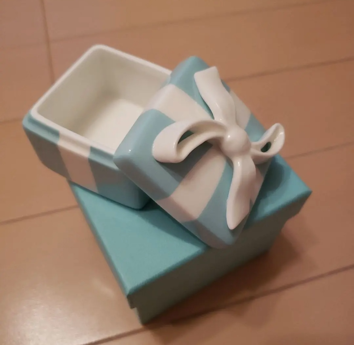 TIFFANY & CO Mini Blue Bow Trinket Gift Box Porcelain Ribbon 5 x 5 x 4 with box