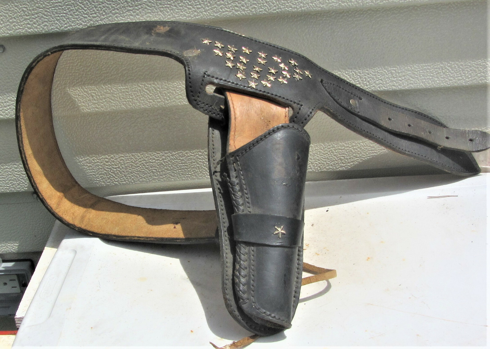 Vintage Reyes 22 Cal c22 cin 36 Black Leather COWBOY GUN