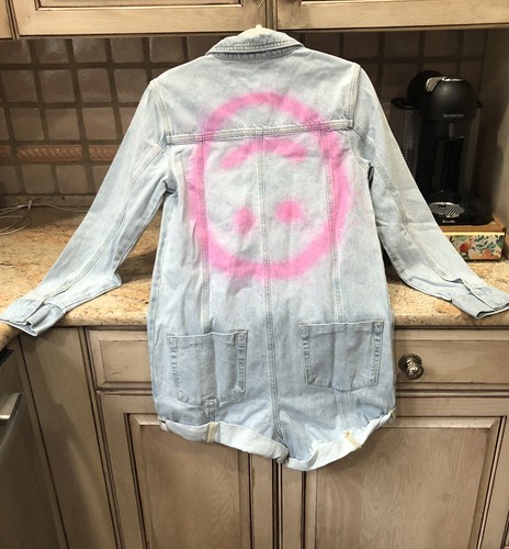 

Джинсовый комбинезон Free People One Teaspoon Cargo Prophecy, раскрашенный смайлик , НОВИНКА, Light blue pink