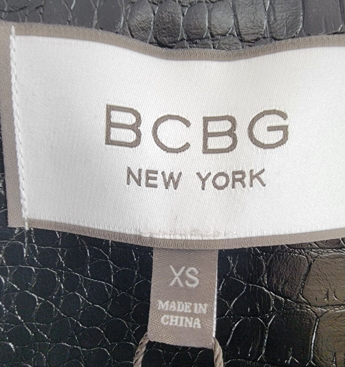 BCBG New York Short-Cut Jacket Women's XS Black Round Neck Front Zip Closure L/S - Picture 16 of 17