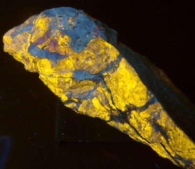 WOLLASTONITE (SW) - Desert View Mine - San Bernardino Co., CA.