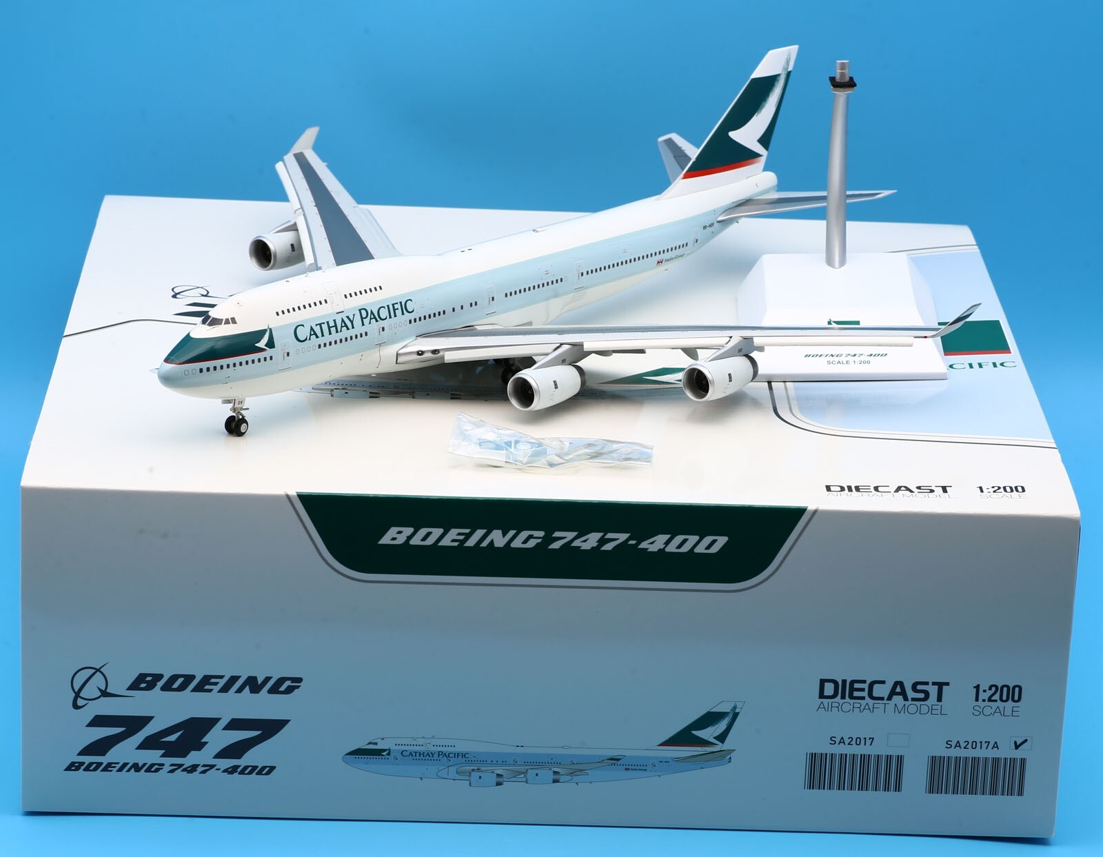JC Wings 1:200 Cathay Pacific B747-400 Diecast Aircraft JC Wings 1:200 Cathay Pacific B747-400 Diecast Aircraft