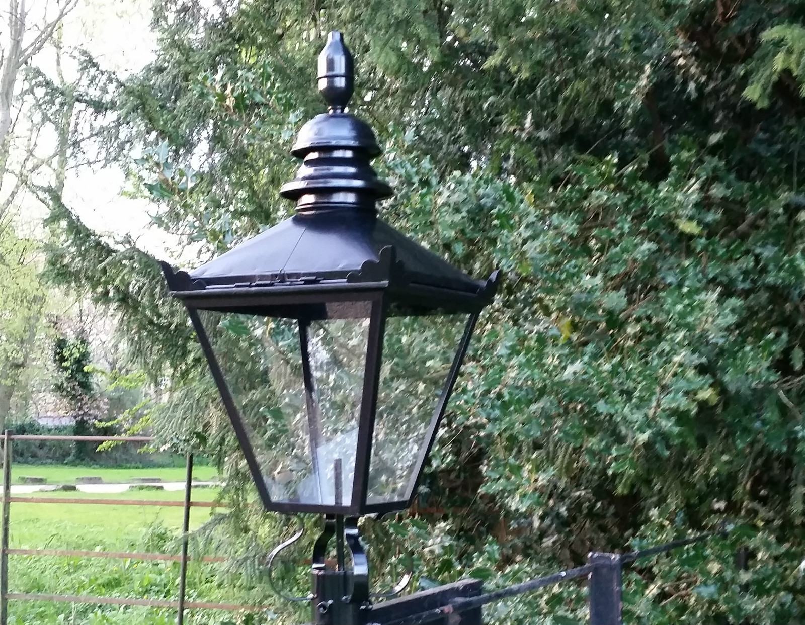 Large Black Traditional Victorian Style Old Lantern Lamp Top Garden