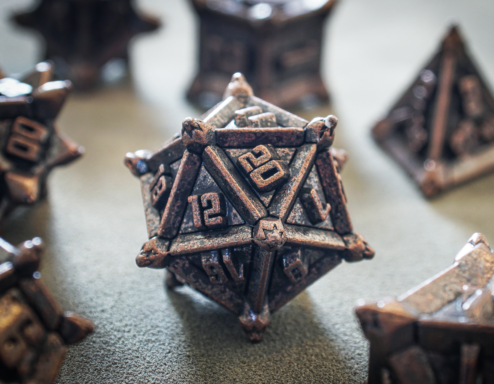 Bronze Caltrops | Sharp Spikes Metal Dice Set (7pcs) | Dungeons and Dragons DnD