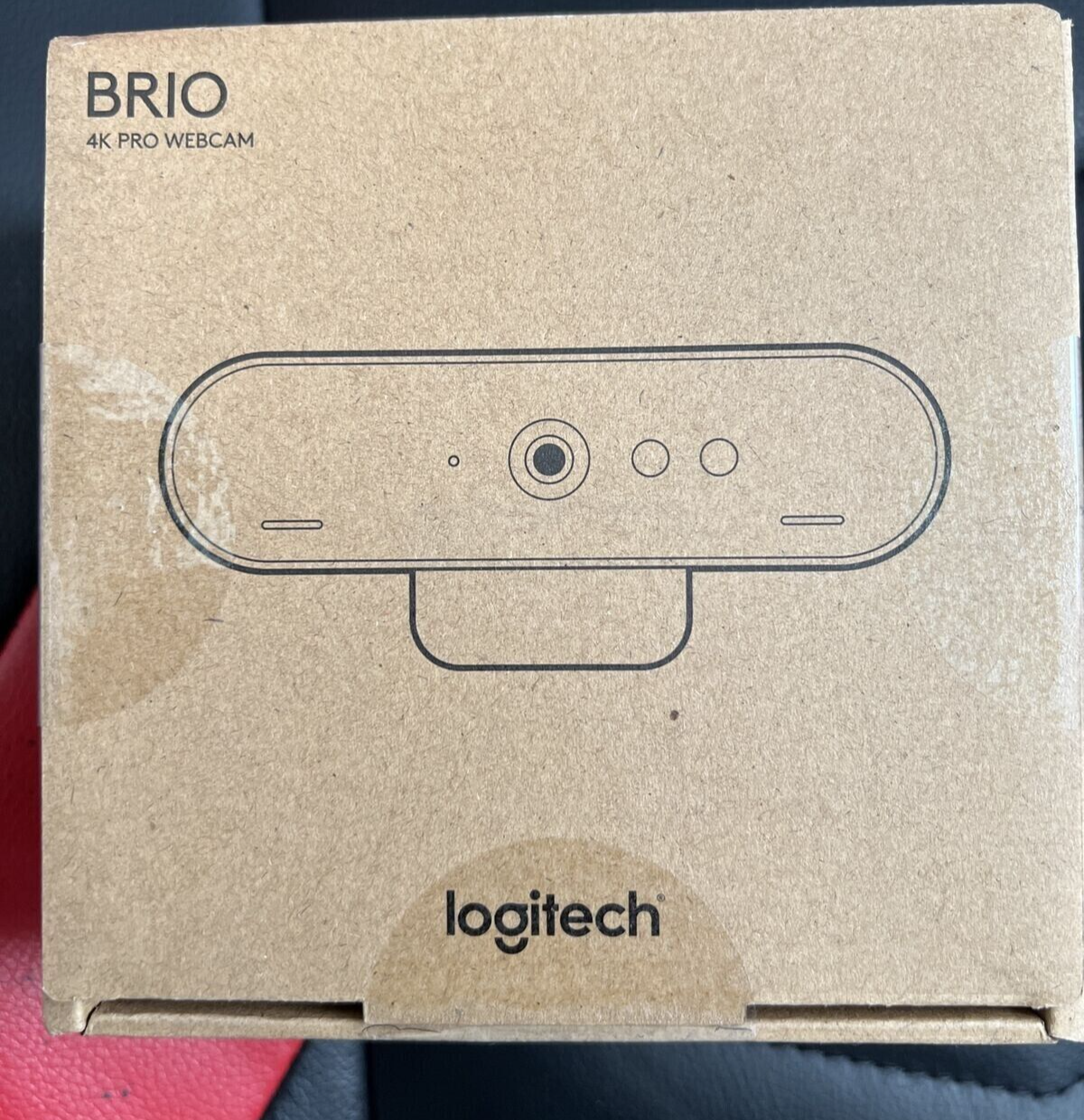 Logitech Brio 300.