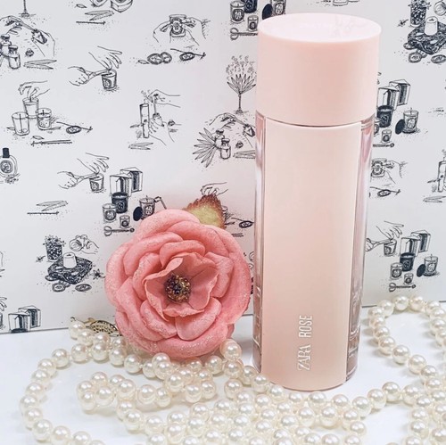 【しょこら】À la rose Eau de parfum 残量9割以上 しょこら】À la rose Eau de parfum 残量9割以上 Maison Francis