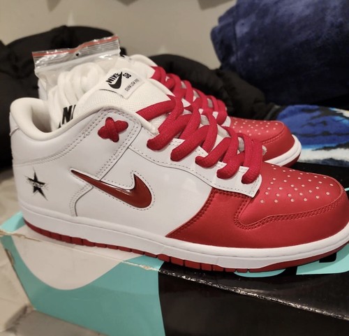 靴 NIKE DUNK LOW PREMIUM SB SUPREME RED Nike MEN'S SB Dunk low OG QS SUPREME RED WHITE Metallic SIZE