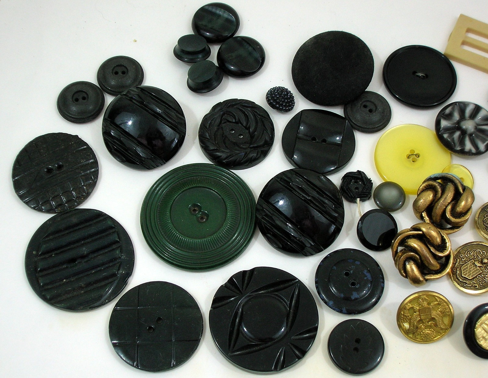 Vtg Buttons Lot Plastic, Celluloid, Vegetable Ivory, Brass, Approx. 60,  2