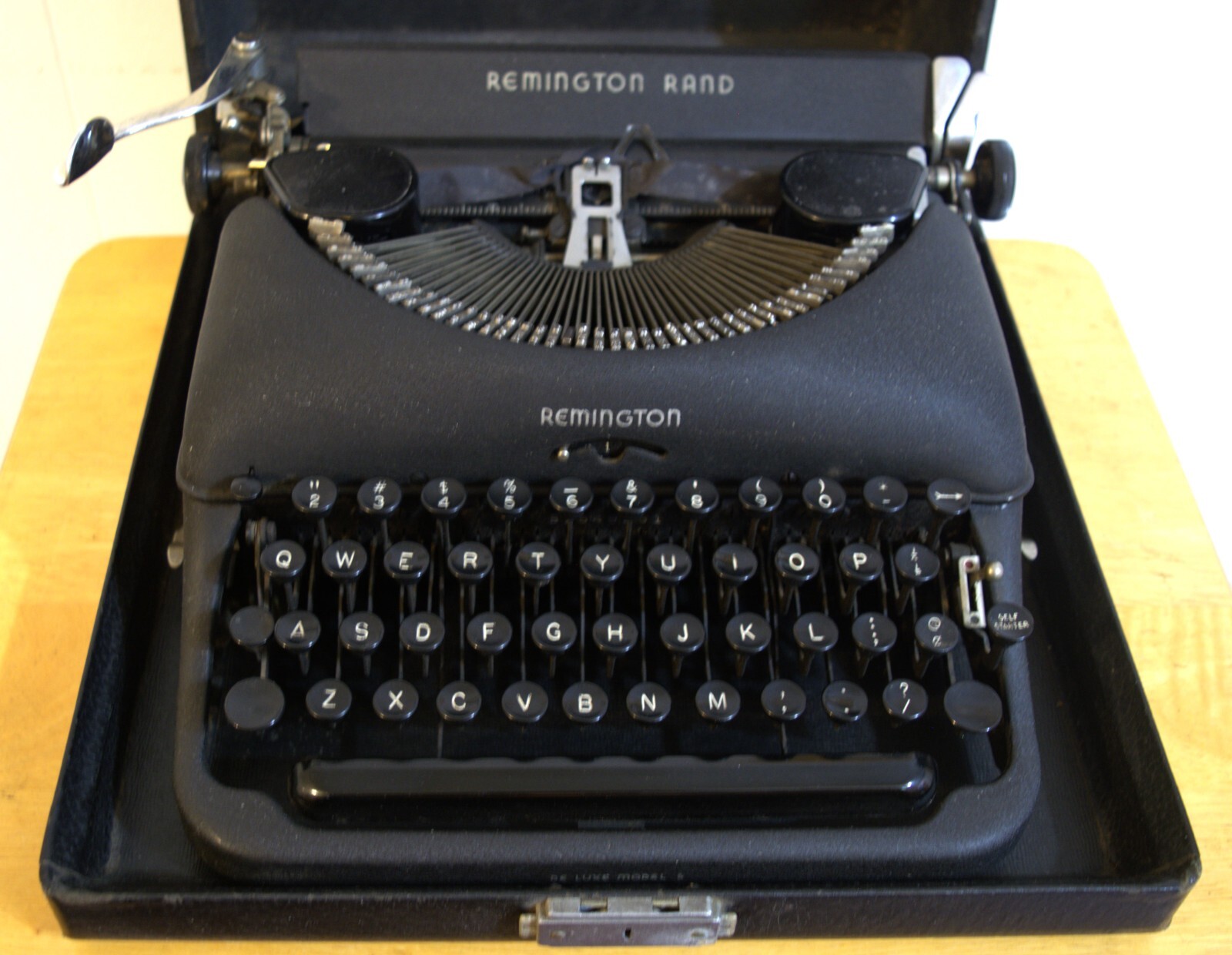 Remington RR D タイプライター ケース付き Remington RR D タイプライター ケース付き人気