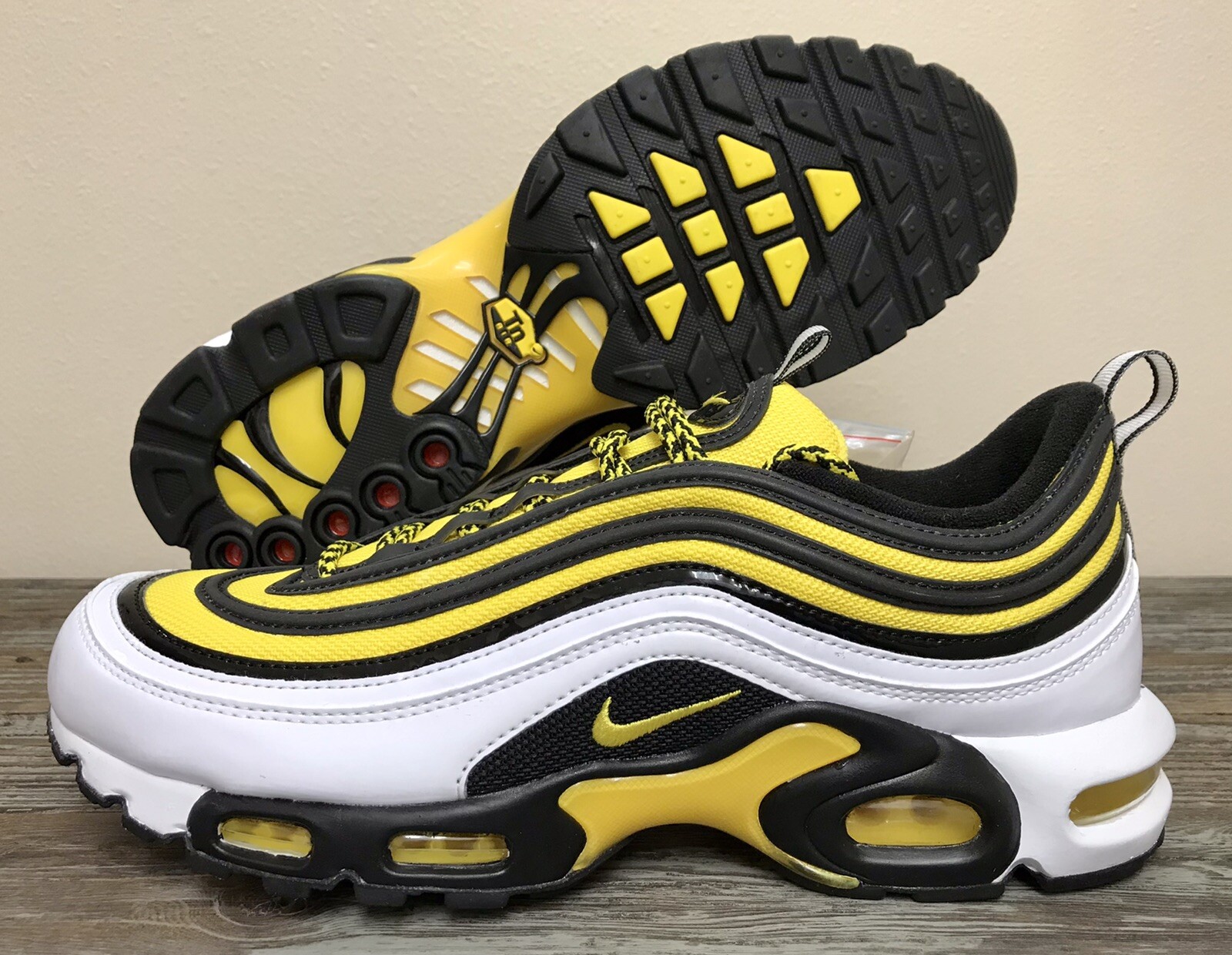 nike air shoes black and white
