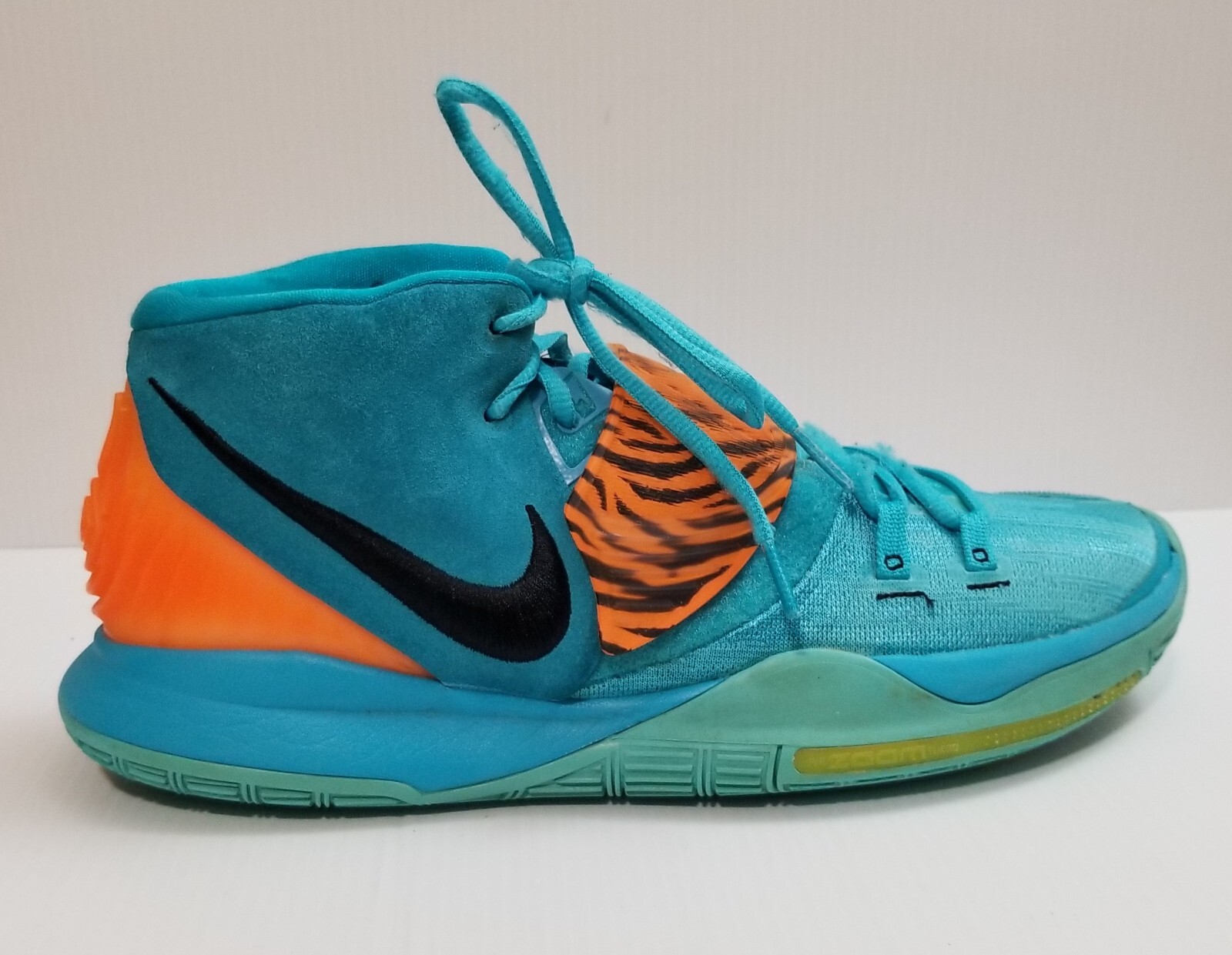 S*T様 Nike Kyrie Irving バスケットシューズ Nike Kyrie Irving 6 Oracle Aqua Blue Animal Orange BQ4630