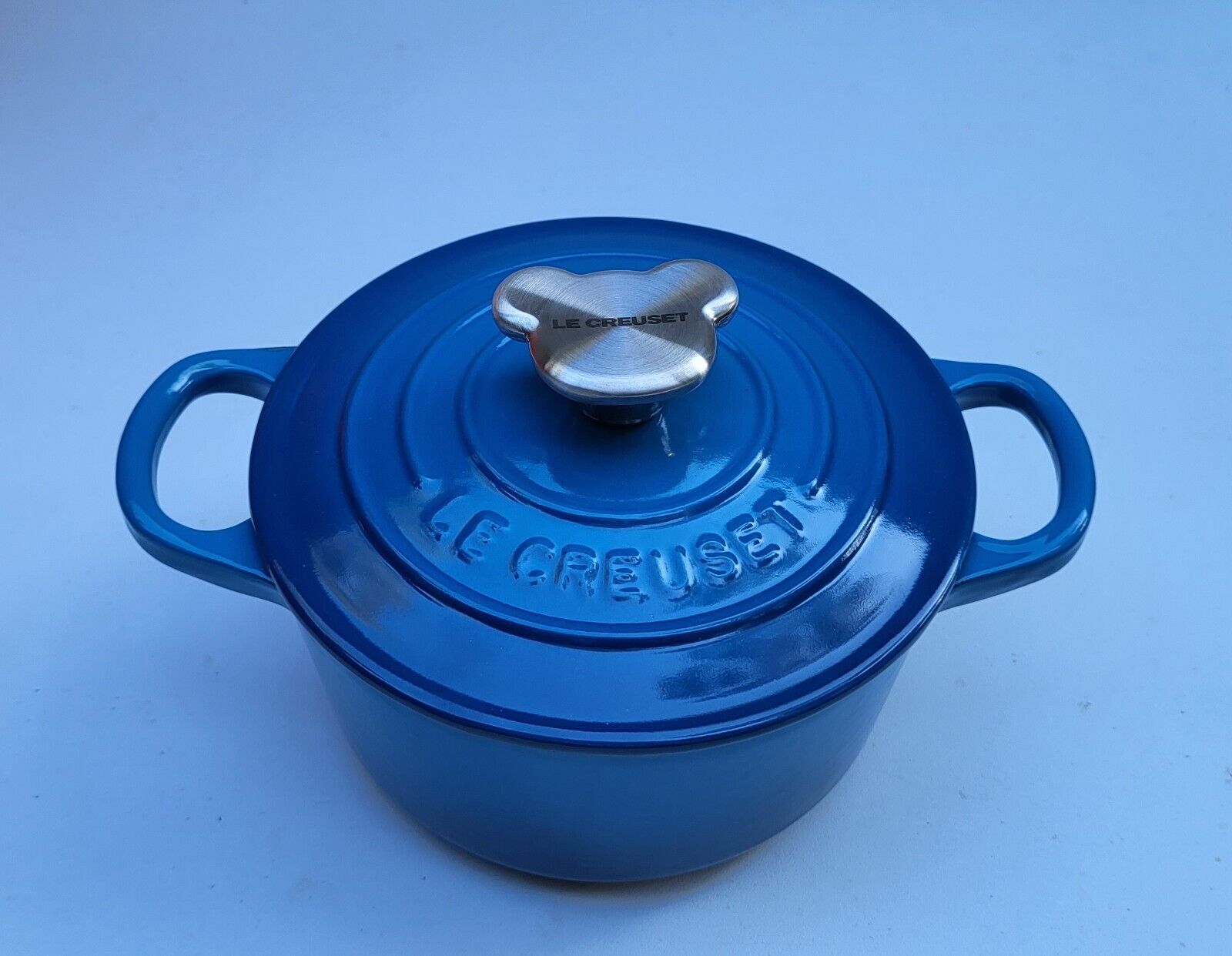 Le Creuset Dutch Oven Tradition with Bear Knob - Marseille Le Creuset Dutch Oven Tradition with Bear Knob - Marseille