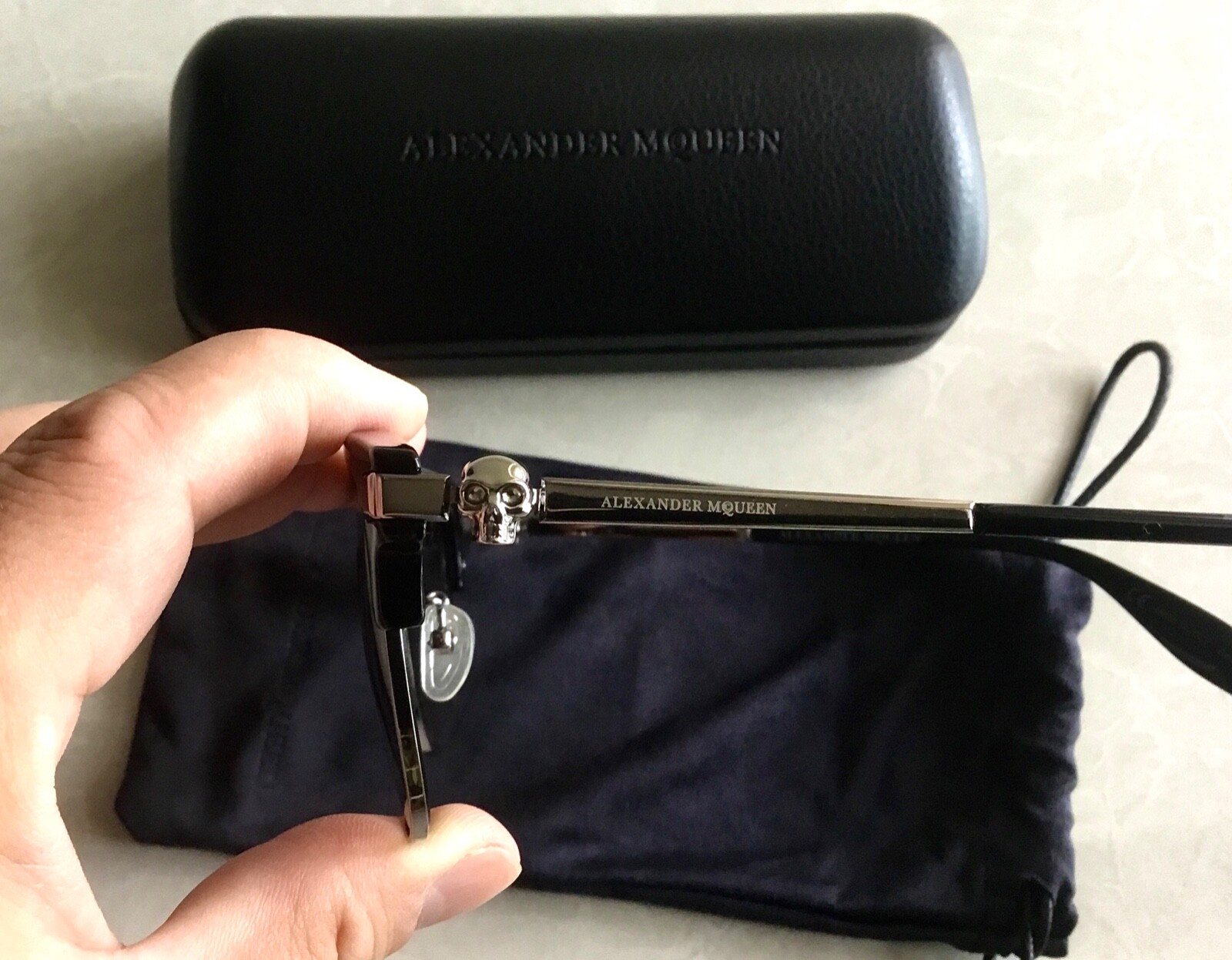 alexander mcqueen skull glasses