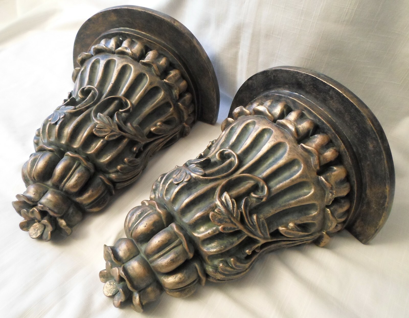 WALL SHELF PAIR DECOLINE NY HEAVY CAST BRONZE LOOK OLD WORLD DESIGN 12