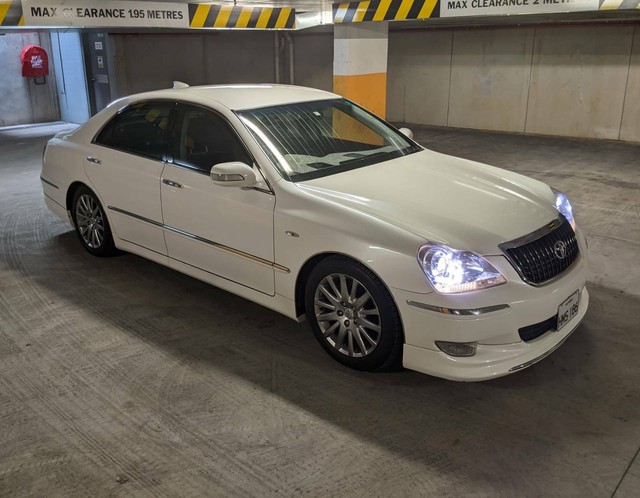 Toyota crown majesta 2008