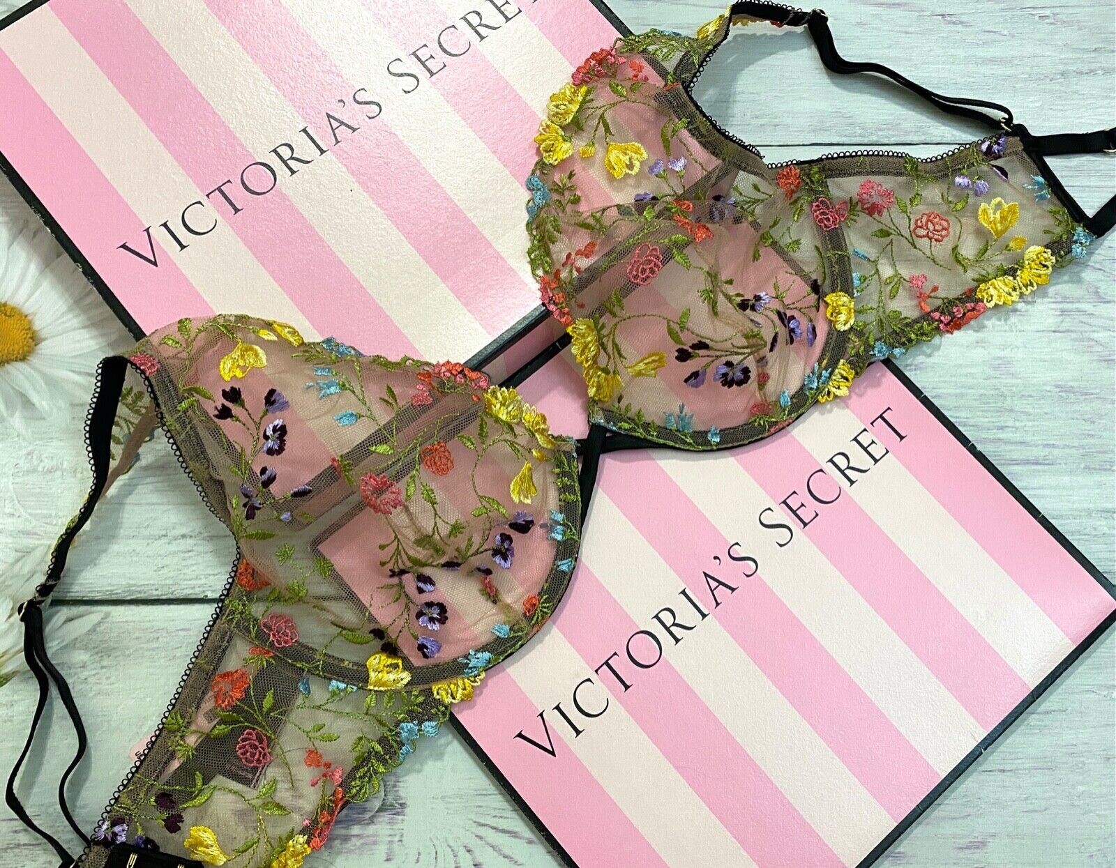 

Victorias Secret DREAM ANGELS Бюстгальтер без подкладки с глубоким вырезом Sweet Praline Embroidery, Multicolor