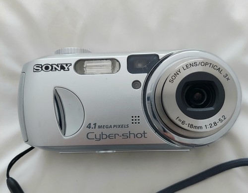 【稼動品】SONY Cyber-shot デジタルスチルカメラ DSC-P43 Vintage Sony Cyber-shot DSC-P43 4.1MP Digital Camera, Made