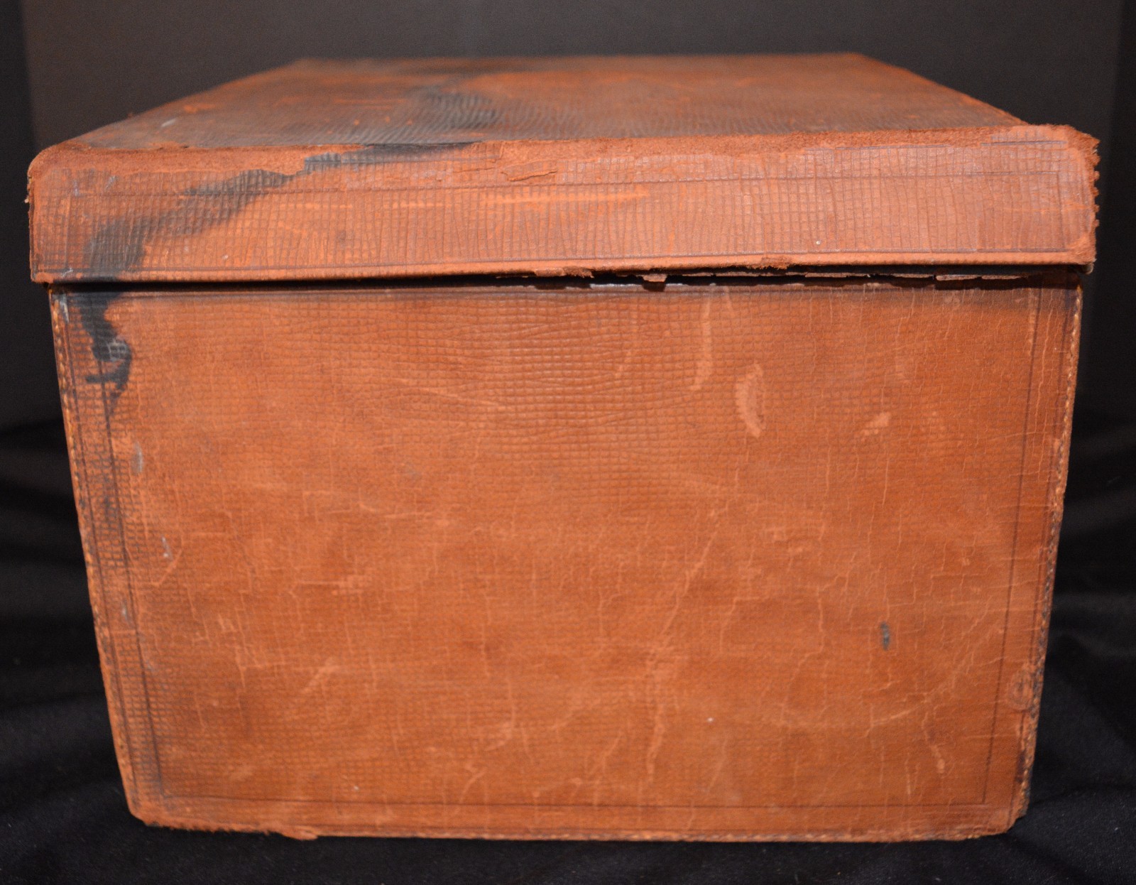 Antique Leather Hat Box  Sold AS IS No Key