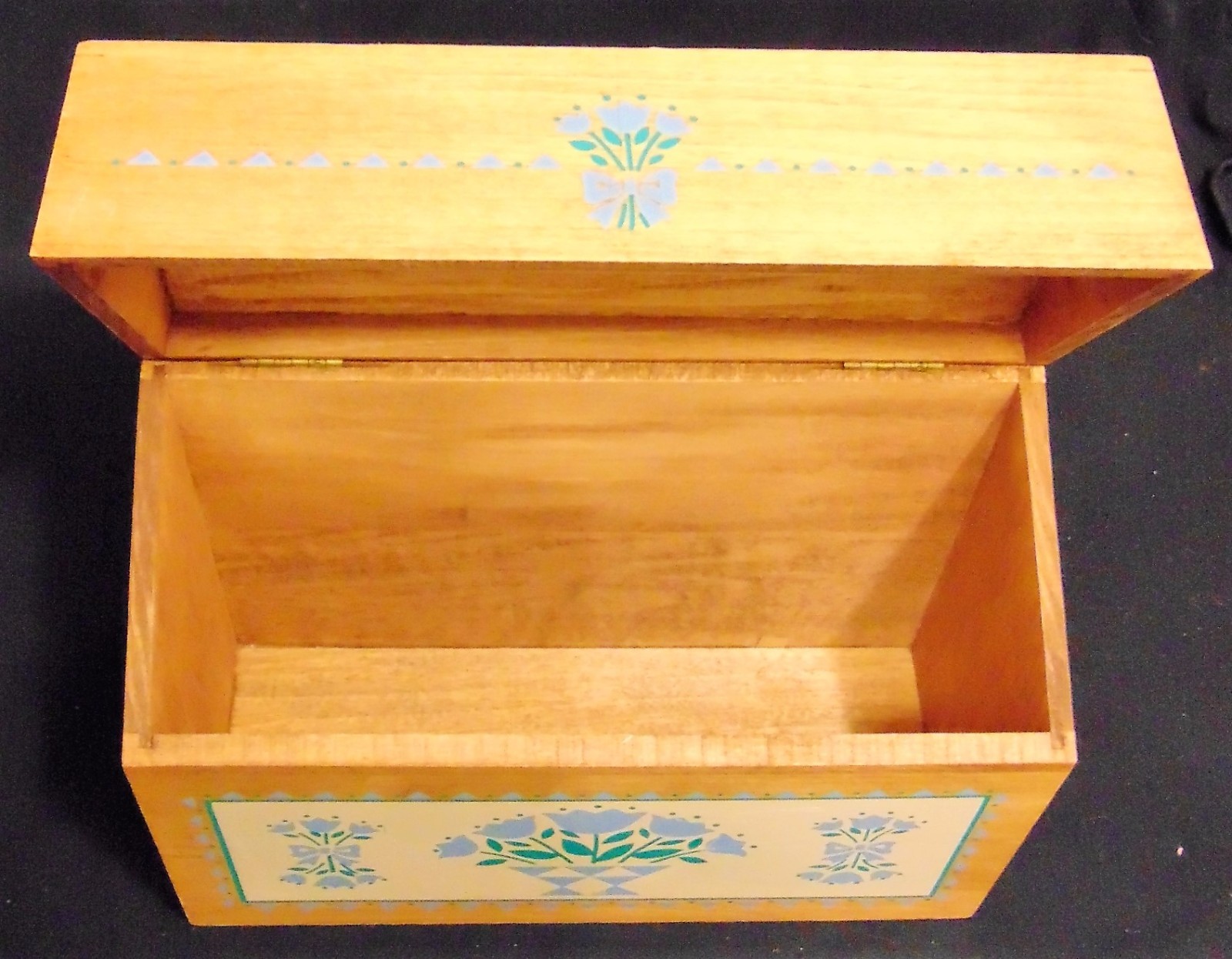 Vintage Wooden Recipe Box American Greetings 1987