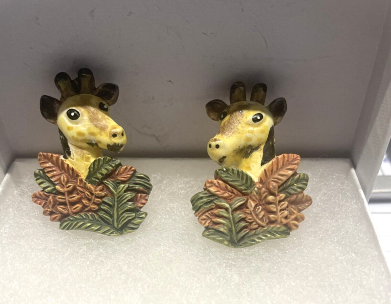Giraffe Button Covers Set of 2 Vintage
