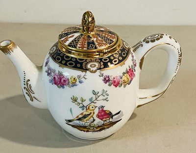 Victoria & Albert Museum Collection ''Tournay'' Mini Teapot Franklin Mint Birds