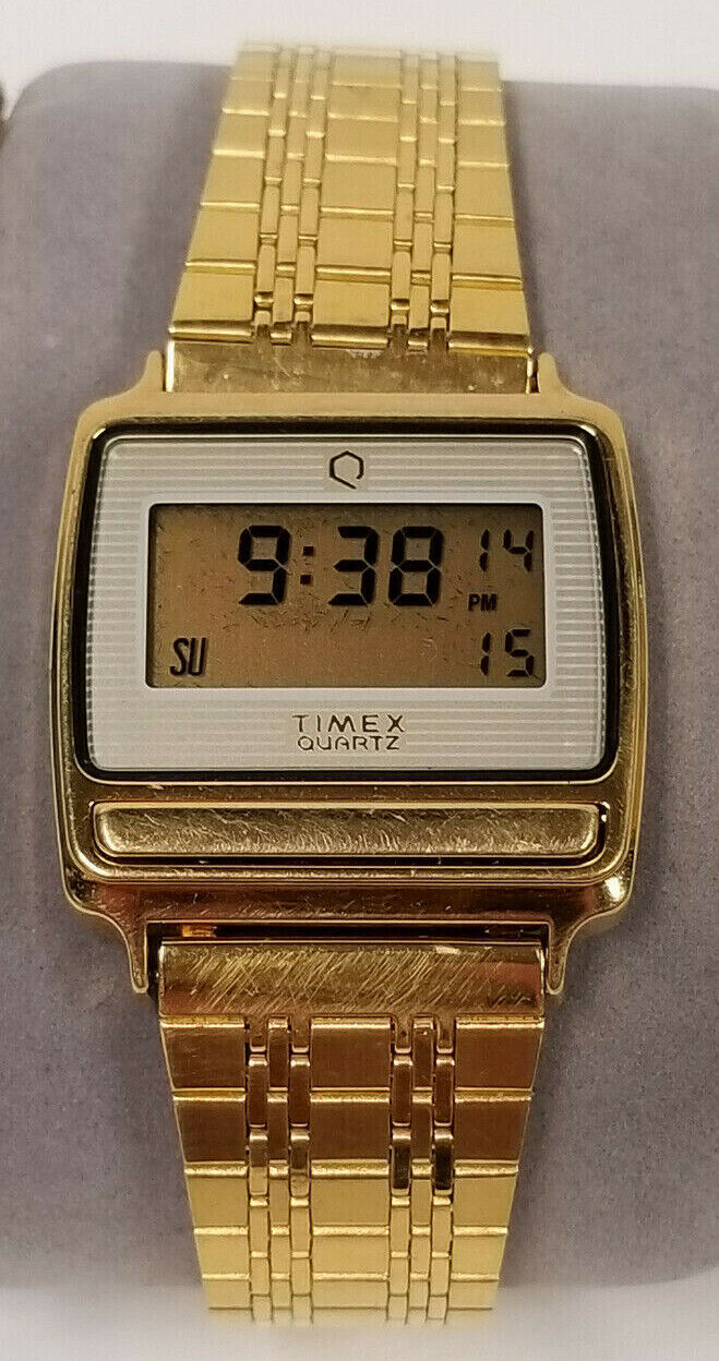 Timex Q quartz digital watch gold tone S cell new battery Timex Q quartz digital watch gold tone S cell new battery