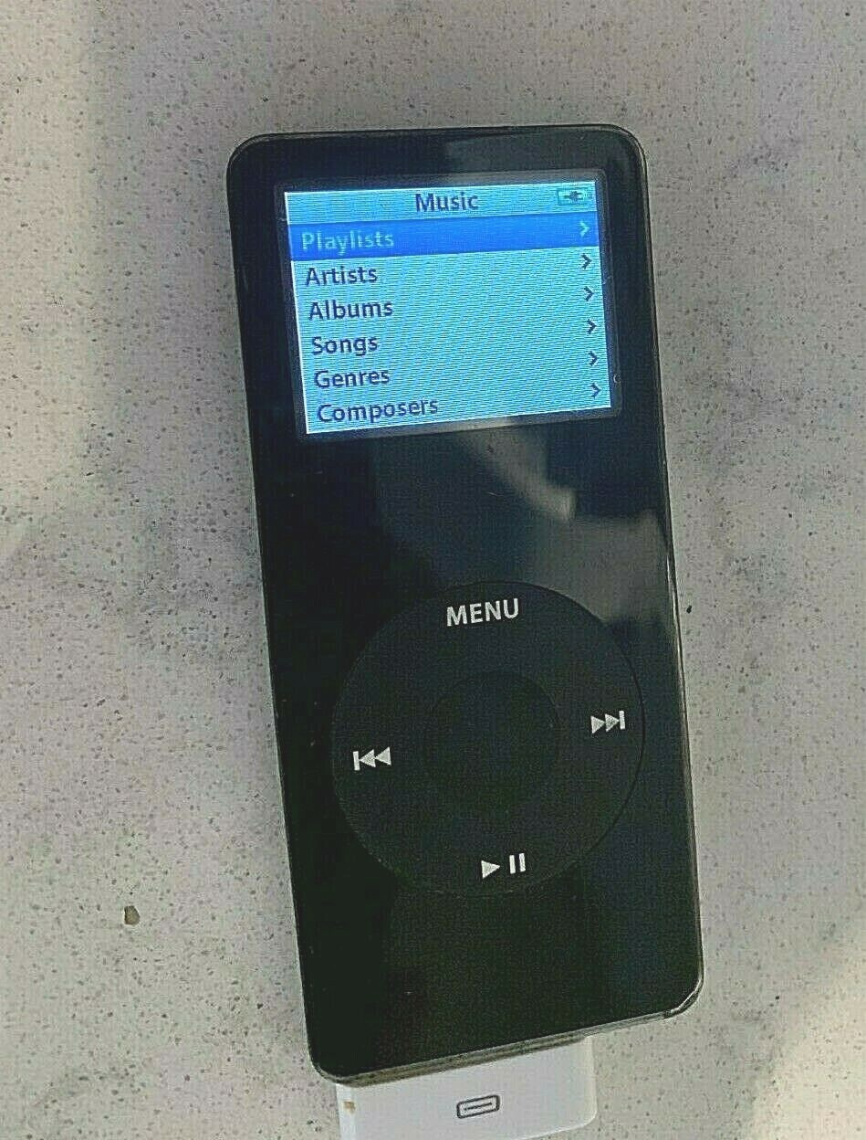 Apple iPod nano 1st Generation Black (2 GB)