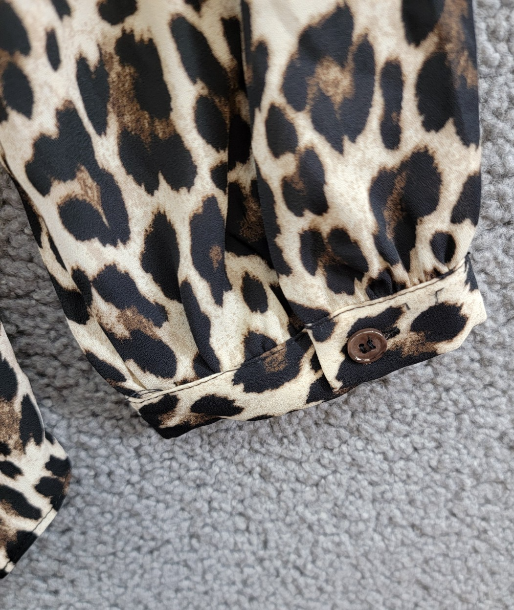 Vince Camuto Leopard Print V-Neck Top Women's S Rich Black Multi 3/4 Sleeve - Picture 13 of 16