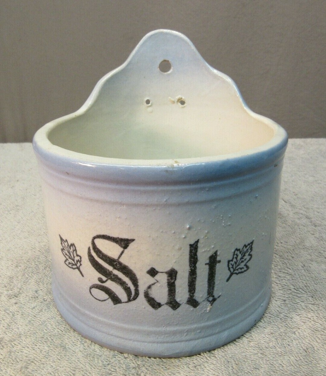 フランスアンティーク 陶器のSEL(塩入れ )白青　壁掛け Antique Porcelain Salt Box - (ceramic wall hanging spice container