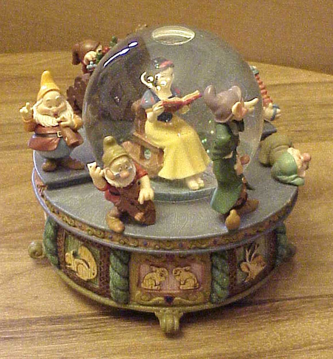 Disney Snow White Musical Snow Globe with Moving Rocking Chair - Fast Shipping