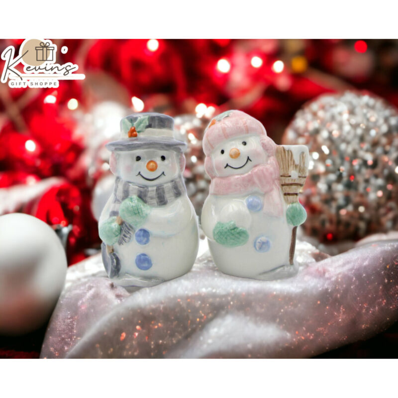 Ceramic Frosty the Snowman Christmas Decor Ceramic Salt and Pepper Shakers