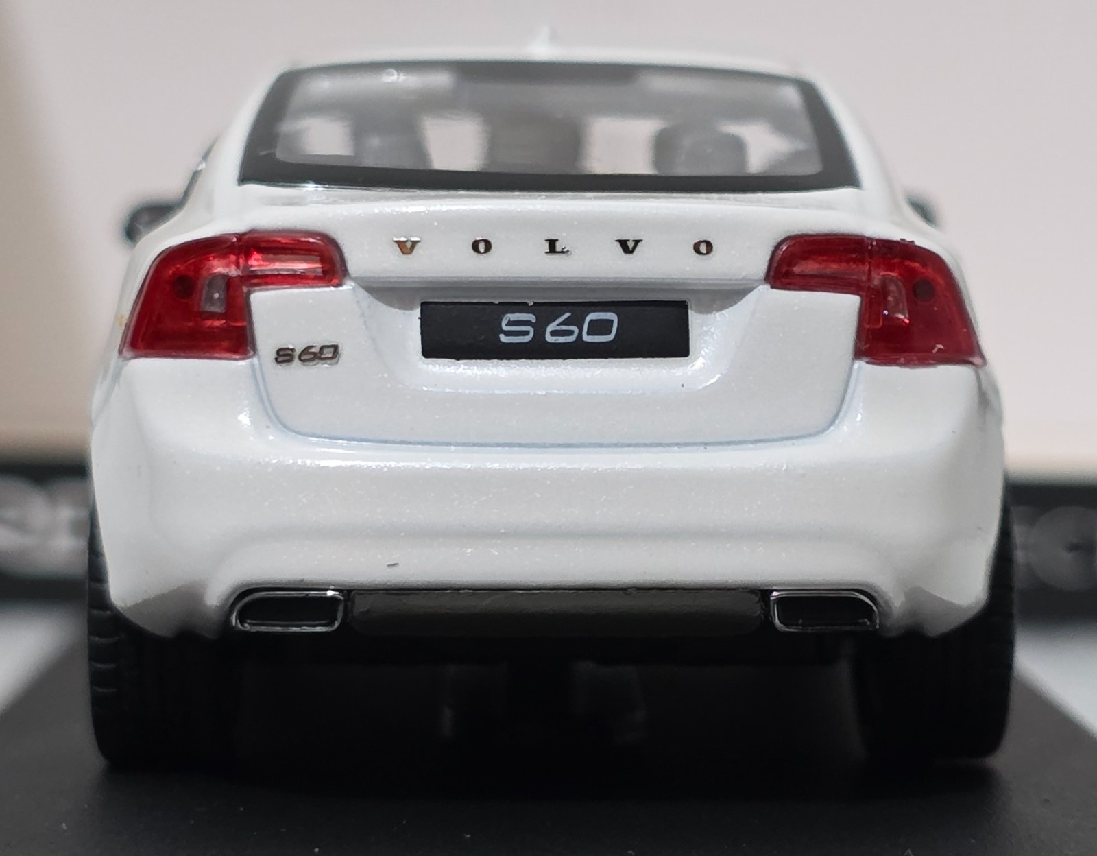 Volvo S60 2013 Crystal White Pearl 1/43 Norev 870010 Diecast Model