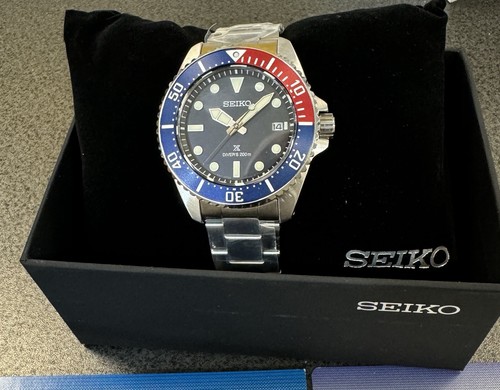 Pre-owned Seiko Solar Diver Blue Dial Steel Bracelet Men's Watch Sne595 With Tag