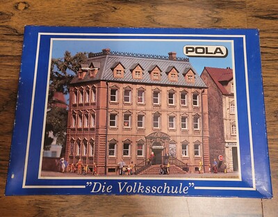 HO 1:87 SCALE POLA 169 GERMAN PRIMARY ELEMENTARY SCHOOL BUILDING KIT Open Box